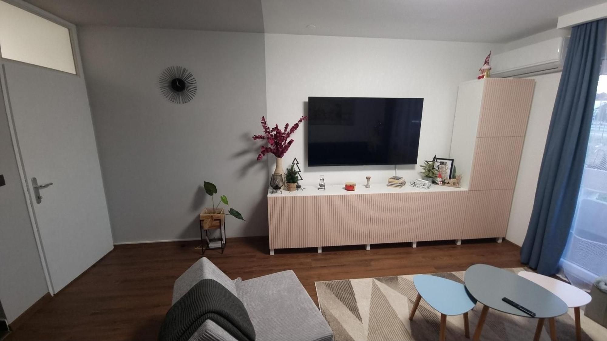 Apartment 404-401 *