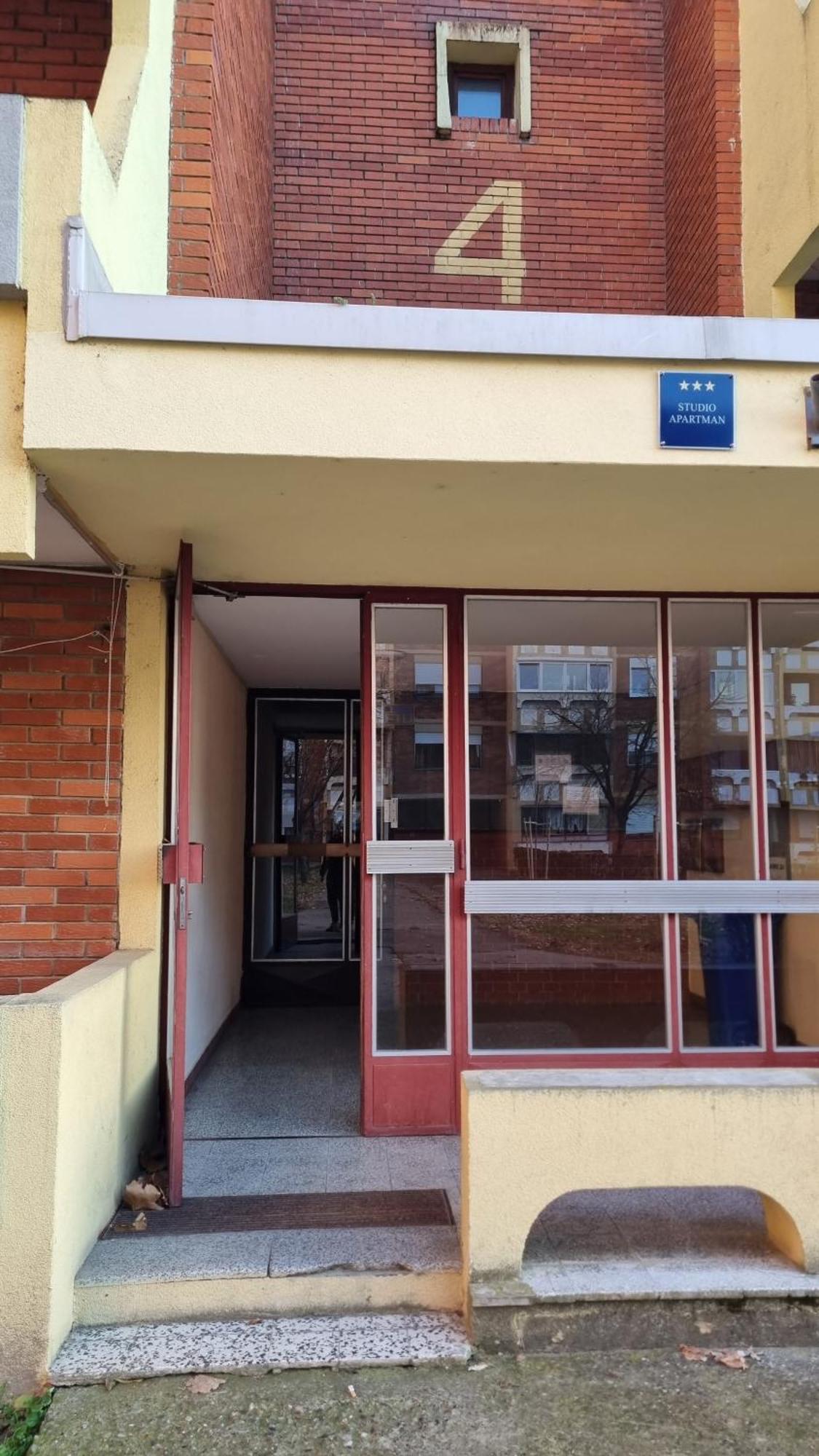 404-401 Apartment *