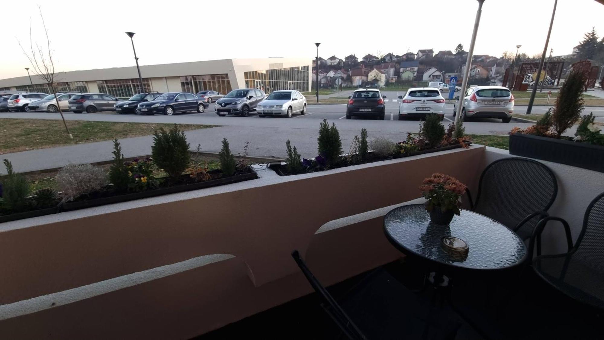 Apartment 404-401