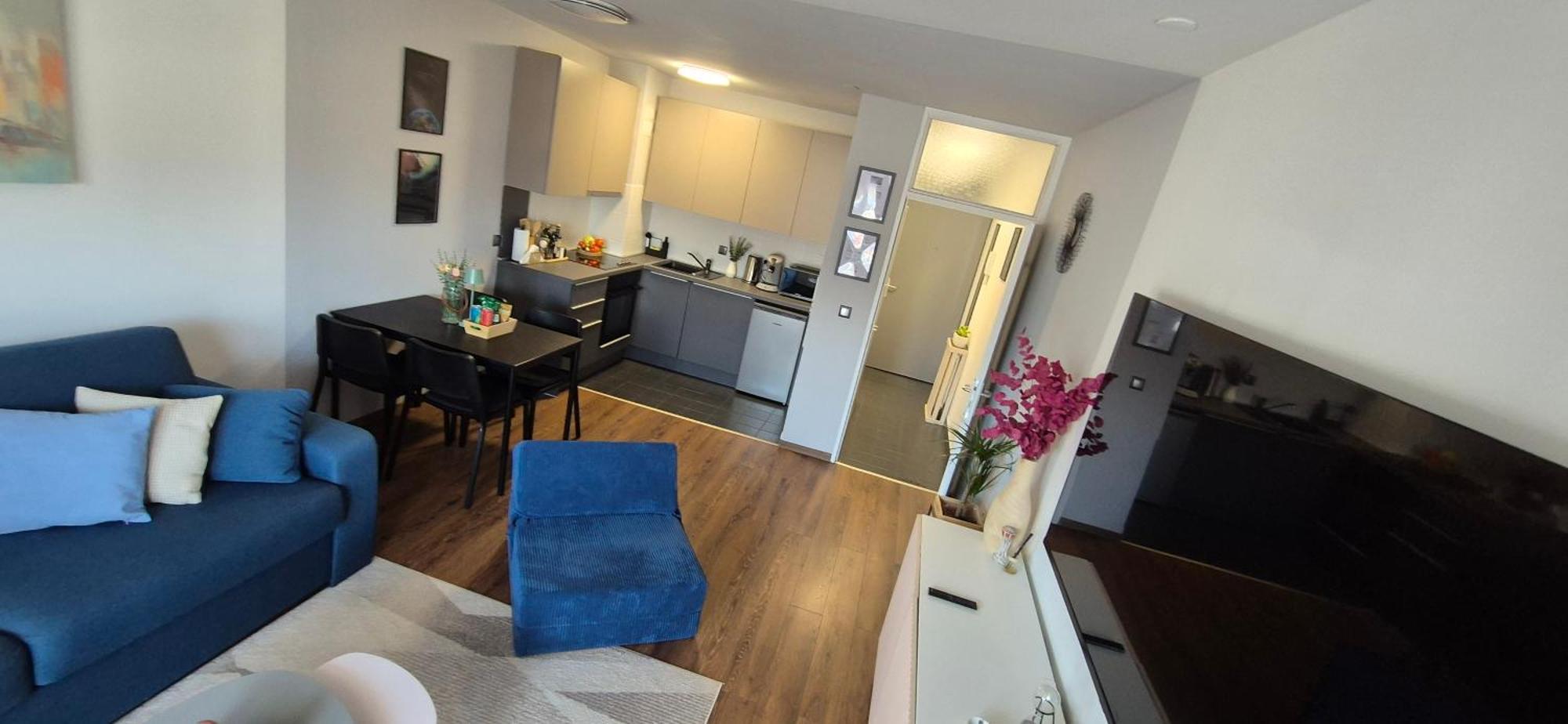 404-401 Apartment *