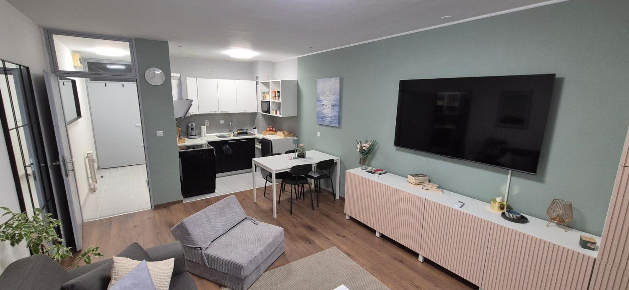 404-401 Apartment
